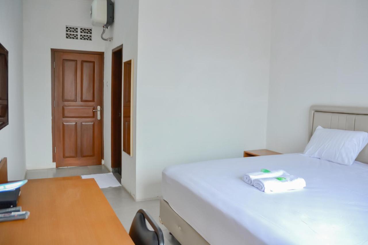 Bumi Ciboled Mitra Reddoorz Near Gerbang Tol Pamulihan Jatinangor Exteriör bild